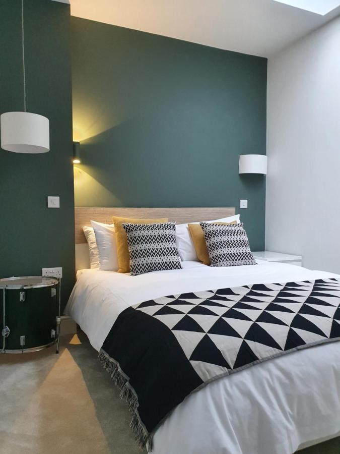 The Taylor Suite - Stunning 2-Ensuite Beds, Cathedral View Roof Garden Труро Екстер'єр фото