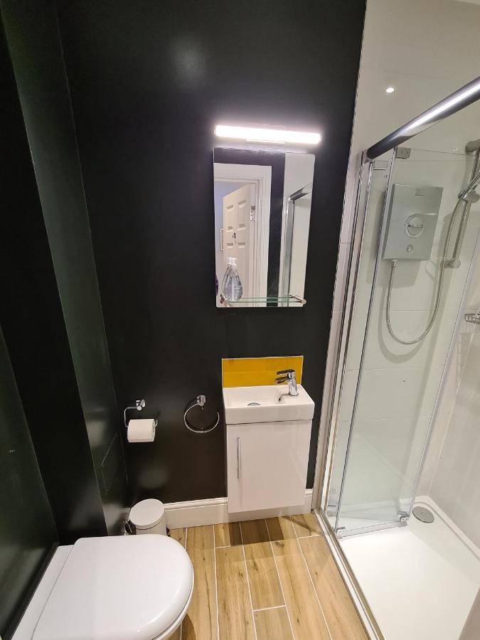 The Taylor Suite - Stunning 2-Ensuite Beds, Cathedral View Roof Garden Труро Екстер'єр фото
