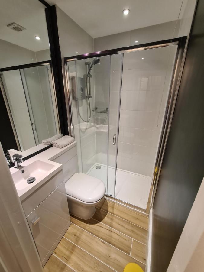 The Taylor Suite - Stunning 2-Ensuite Beds, Cathedral View Roof Garden Труро Екстер'єр фото
