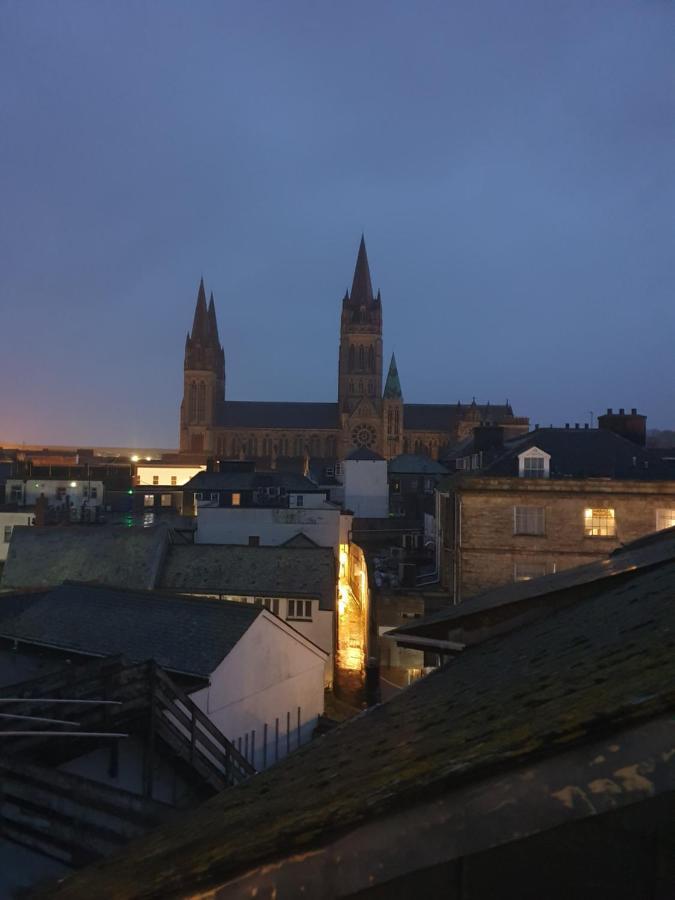 The Taylor Suite - Stunning 2-Ensuite Beds, Cathedral View Roof Garden Труро Екстер'єр фото
