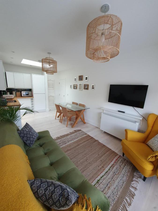 The Taylor Suite - Stunning 2-Ensuite Beds, Cathedral View Roof Garden Труро Екстер'єр фото